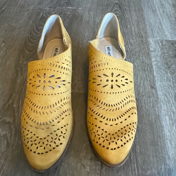 Buckle Not Rated Mustard Yellow Perforated Lazercut ankle cutout Booties - Picture 13 of 16